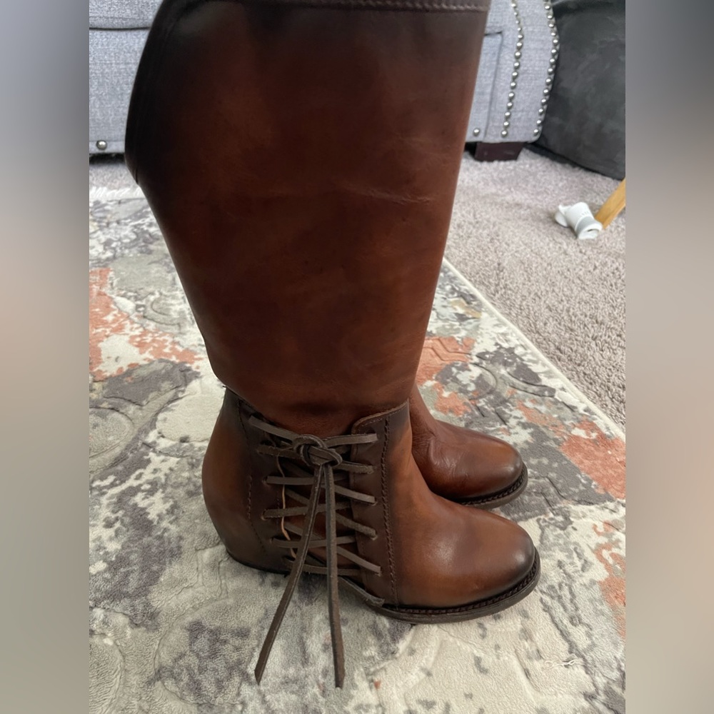 Freebirds Castle brown boots